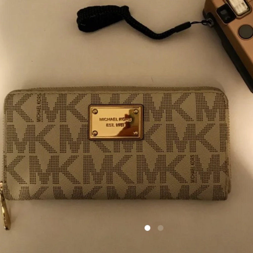 MK Cream Wallet